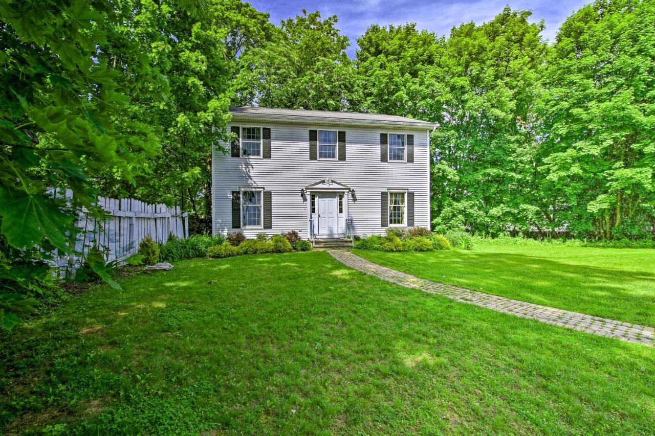 Private Guest House In Dtwn Lenox, Walk To Dining! Exterior foto
